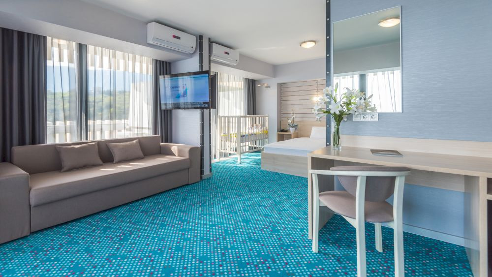 Фото отеля ЯЛТА-ИНТУРИСТ