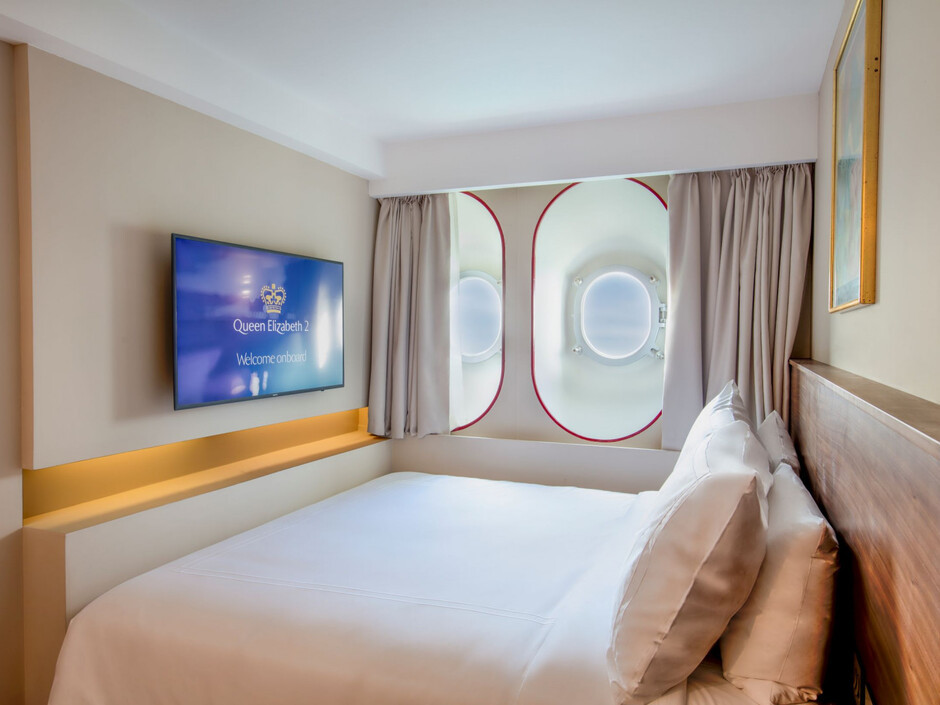 Фото отеля QUEEN ELIZABETH 2