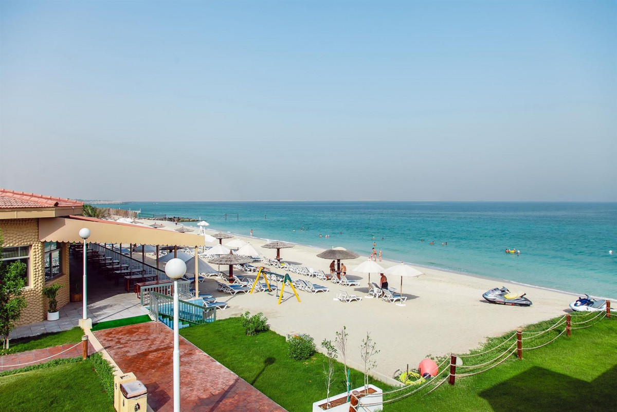 Эмираты шарджа карлтон. Отель sharjah carlton hotel 4. sharjah carlton hotel 4 оаэ. пляж отеля шарджа карлтон. sharjah carlton hotel 4* пляж.